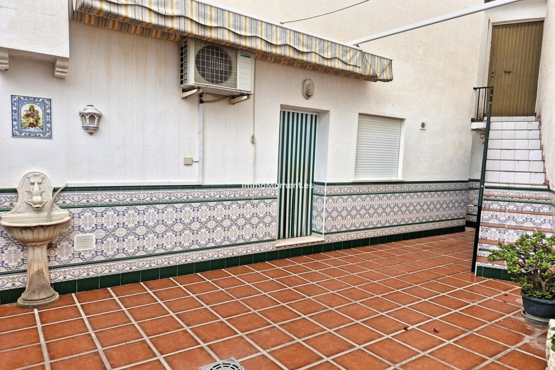 Bestaande woning - Rijtjeshuis - Binnenland  - Guaro