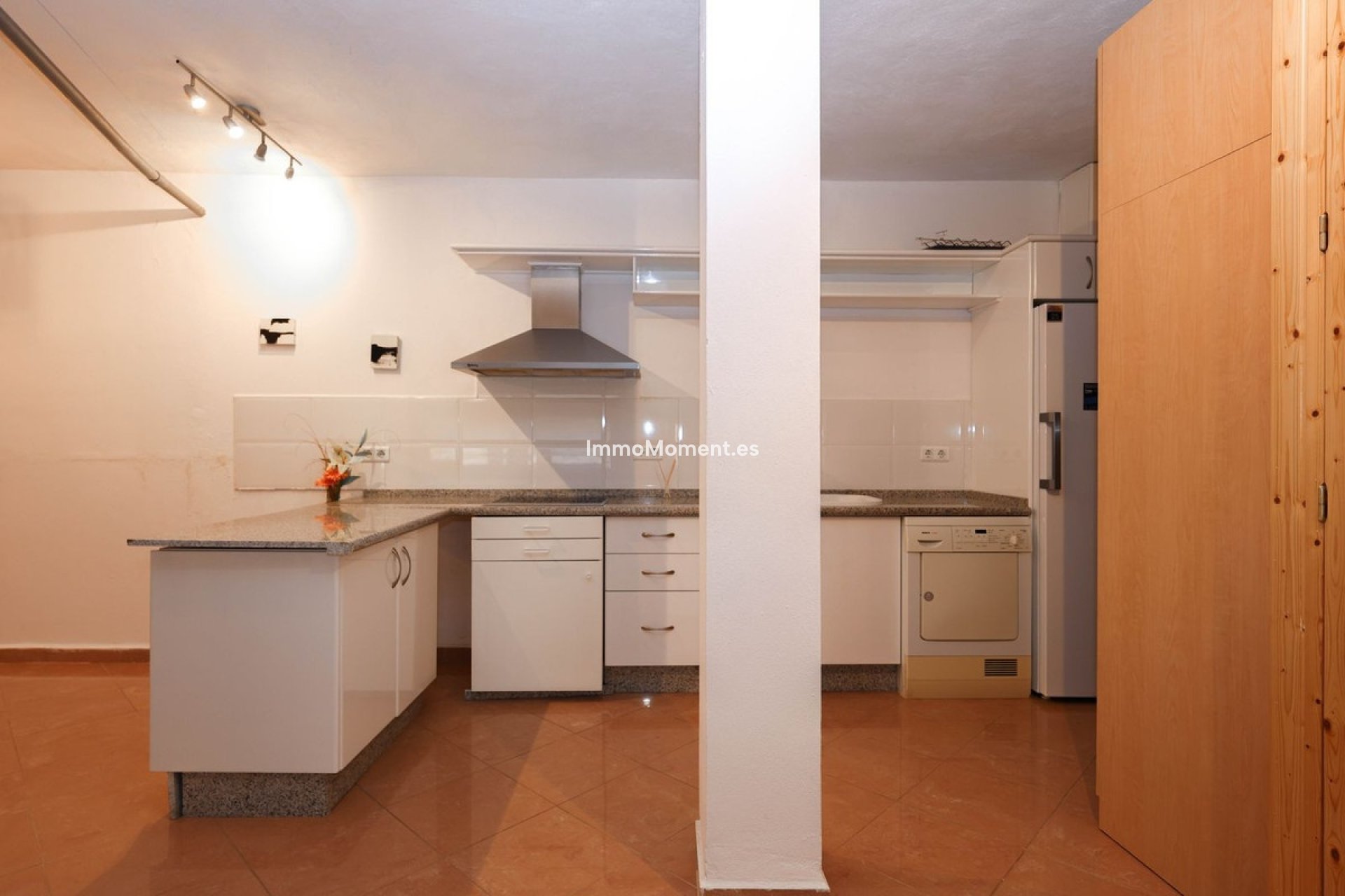 Bestaande woning - Rijtjeshuis - Binnenland  - Guaro