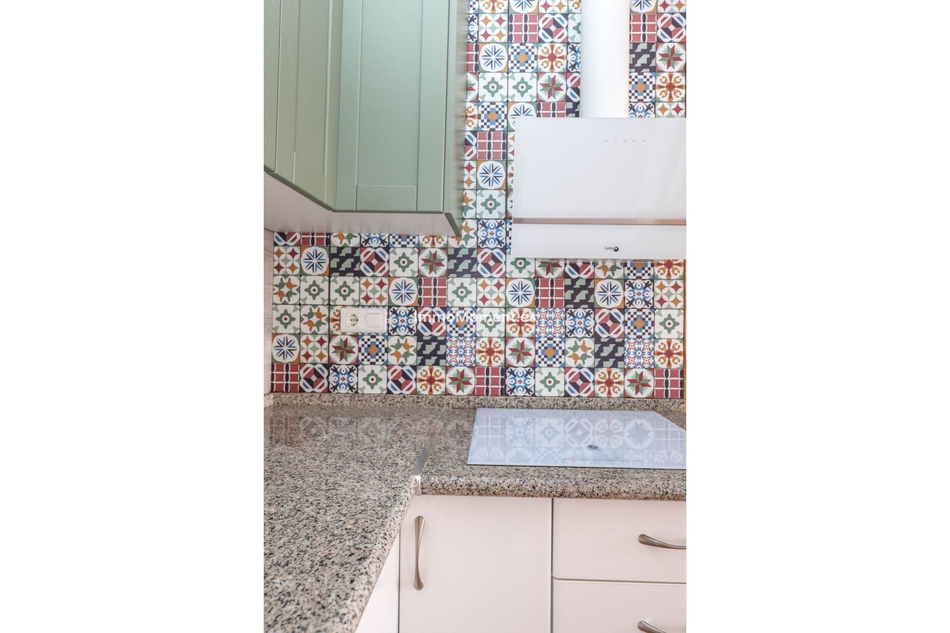 Bestaande woning - Rijtjeshuis - Binnenland  - Guaro