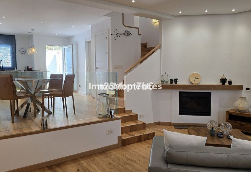 Bestaande woning - Rijtjeshuis - Binnenland  - Istán