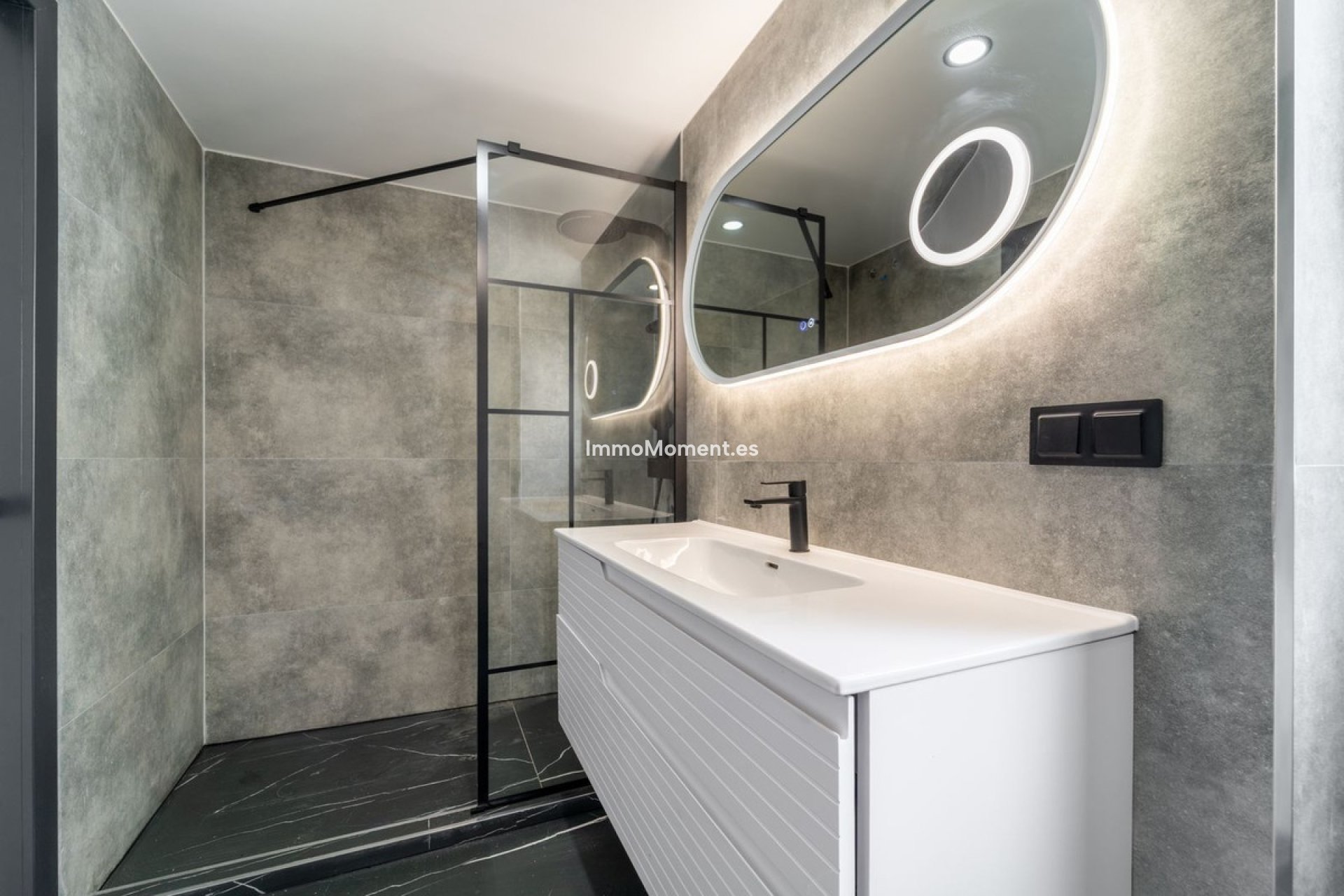 Bestaande woning - Rijtjeshuis - Estepona  - Estepona Centro