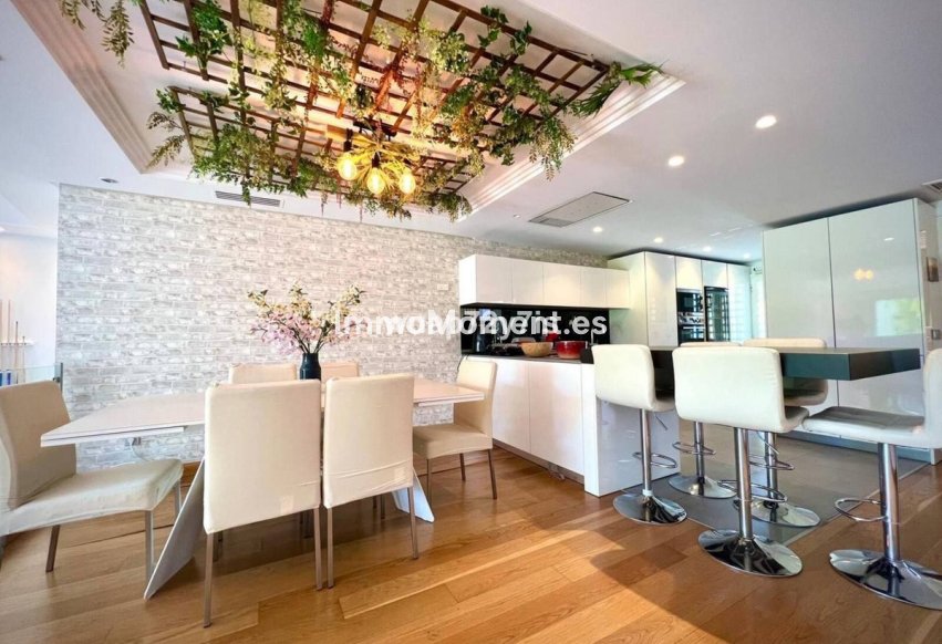 Bestaande woning - Rijtjeshuis - Estepona  - Estepona Centro