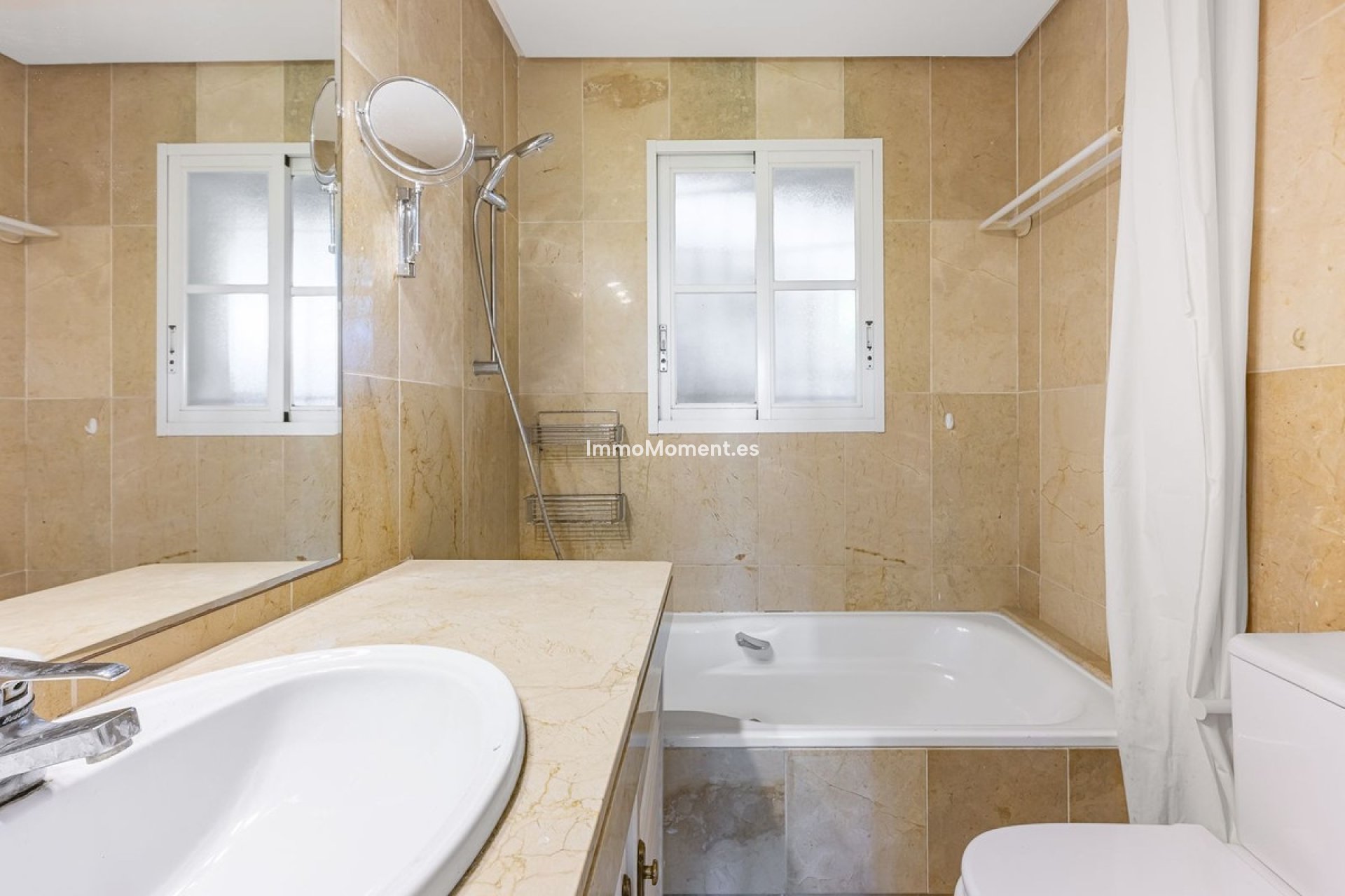 Bestaande woning - Rijtjeshuis - Estepona  - Estepona Centro