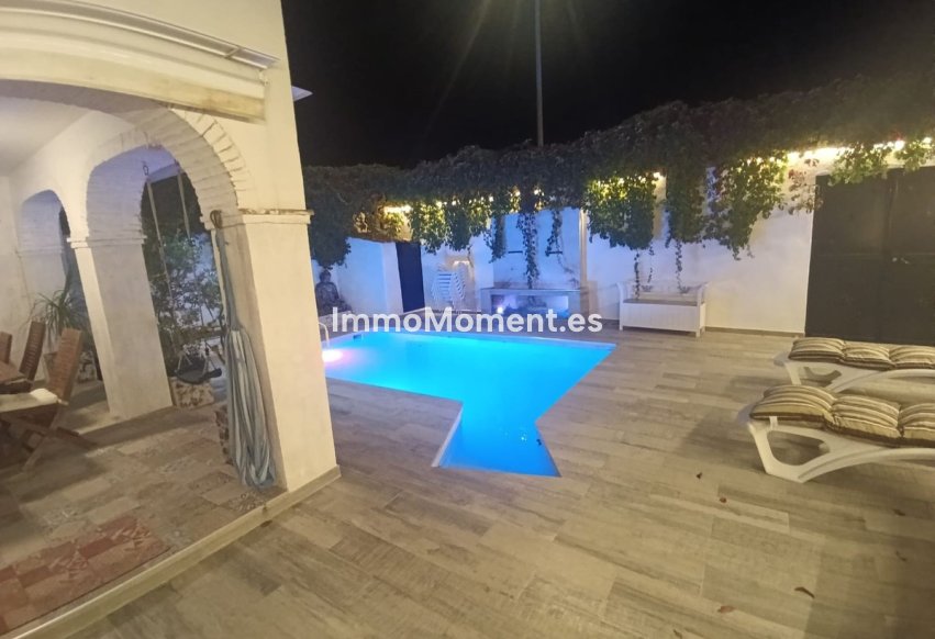 Bestaande woning - Rijtjeshuis - Estepona  - Estepona Centro