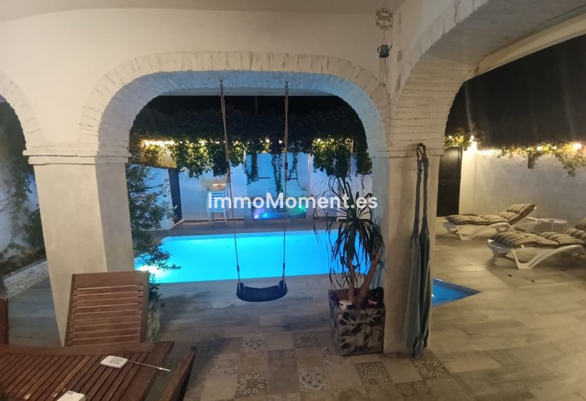 Bestaande woning - Rijtjeshuis - Estepona  - Estepona Centro