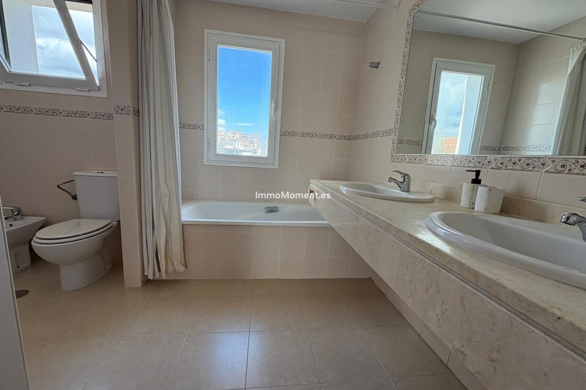 Bestaande woning - Rijtjeshuis - Estepona  - Estepona Centro