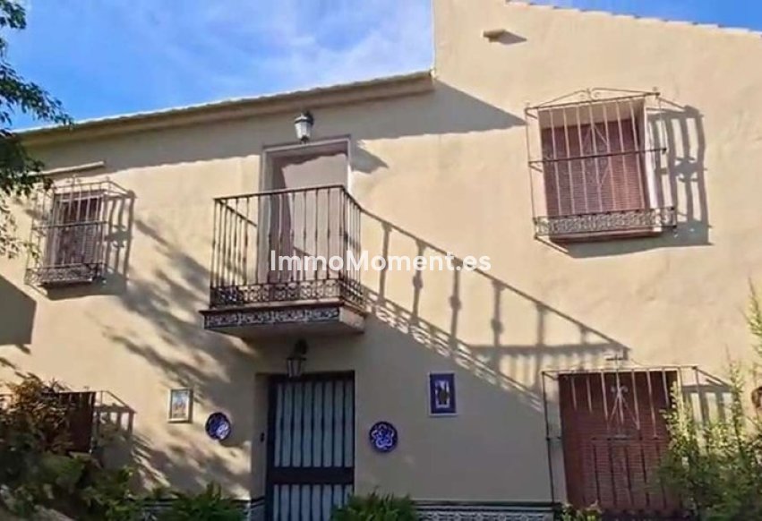 Bestaande woning - Villa - Binnenland  - Alhaurín de la Torre