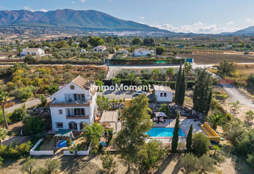 Bestaande woning - Villa - Binnenland  - Alhaurín el Grande Centro