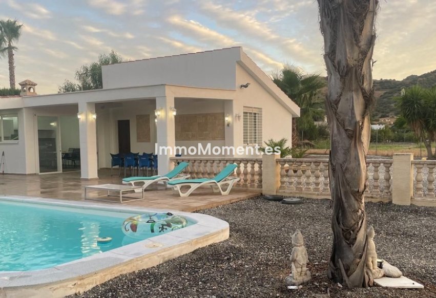 Bestaande woning - Villa - Binnenland  - Alhaurín el Grande Centro