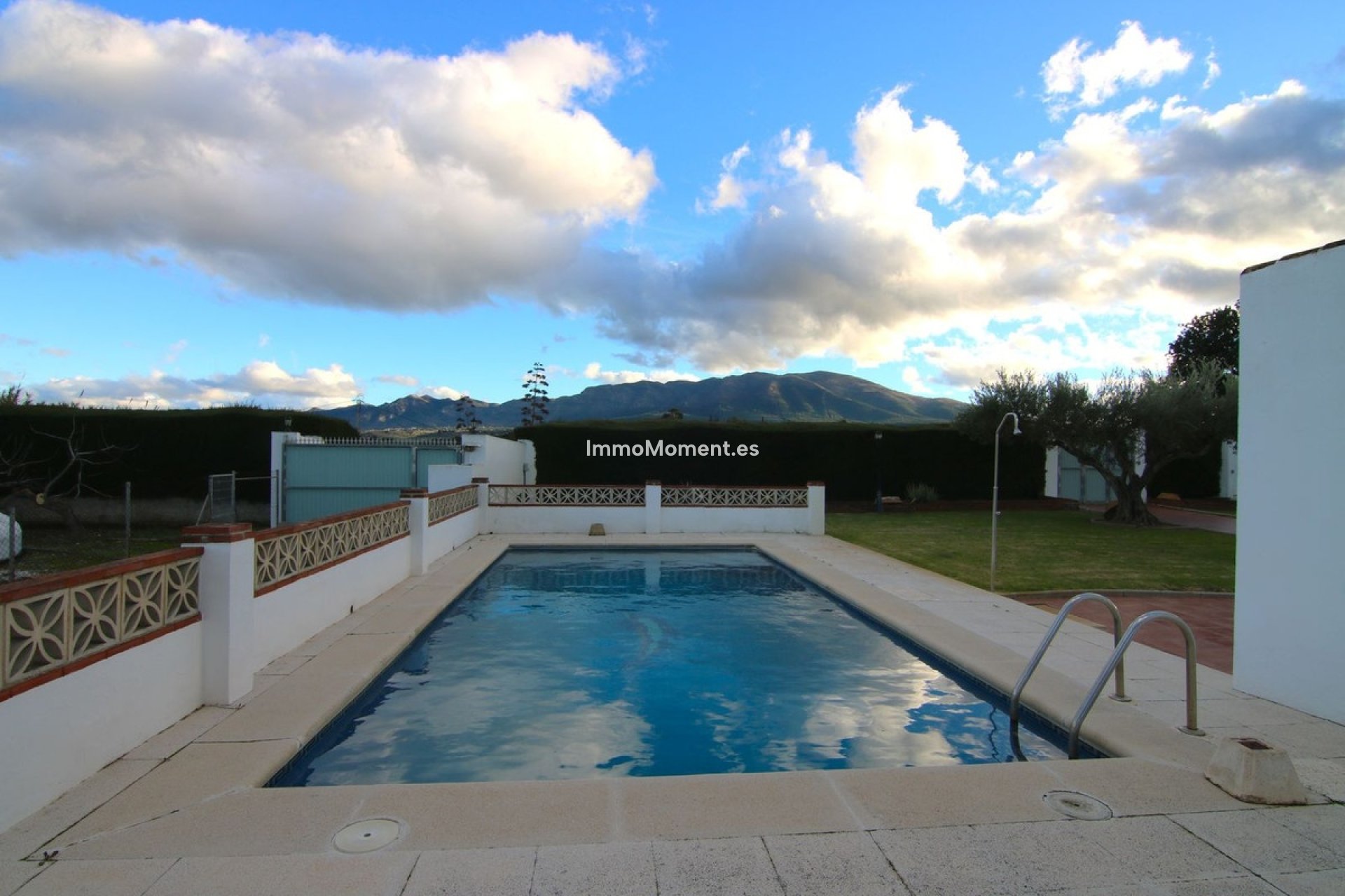 Bestaande woning - Villa - Binnenland  - Alhaurín el Grande Centro