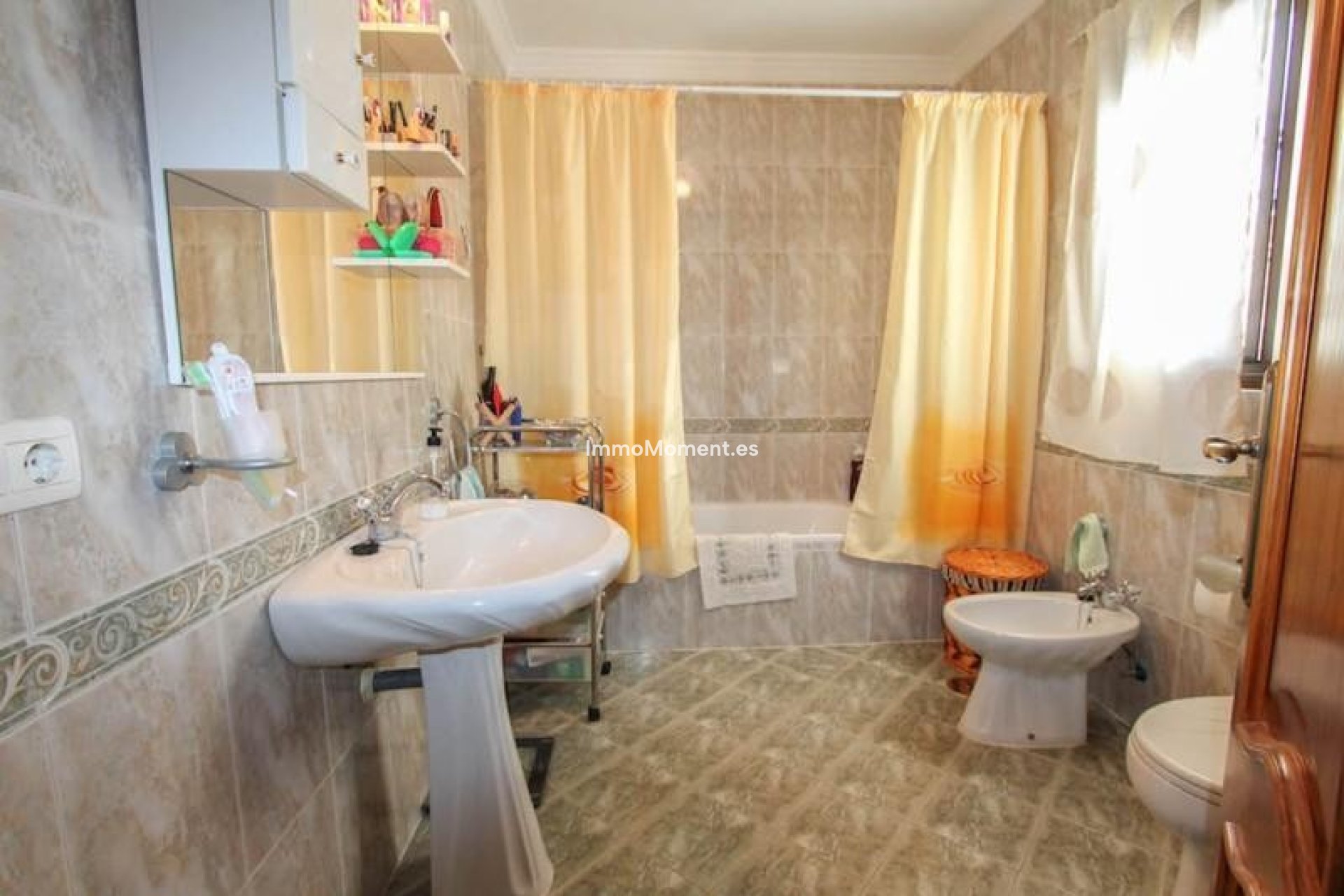 Bestaande woning - Villa - Binnenland  - Guaro