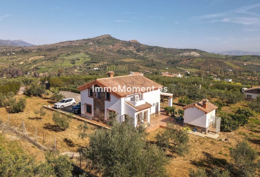 Bestaande woning - Villa - Binnenland  - Guaro