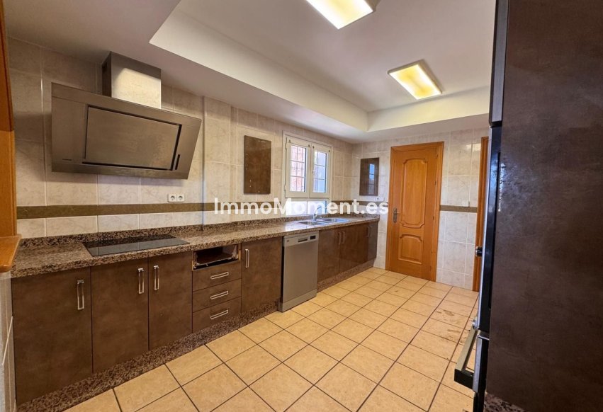 Bestaande woning - Villa - Estepona  - Estepona Centro