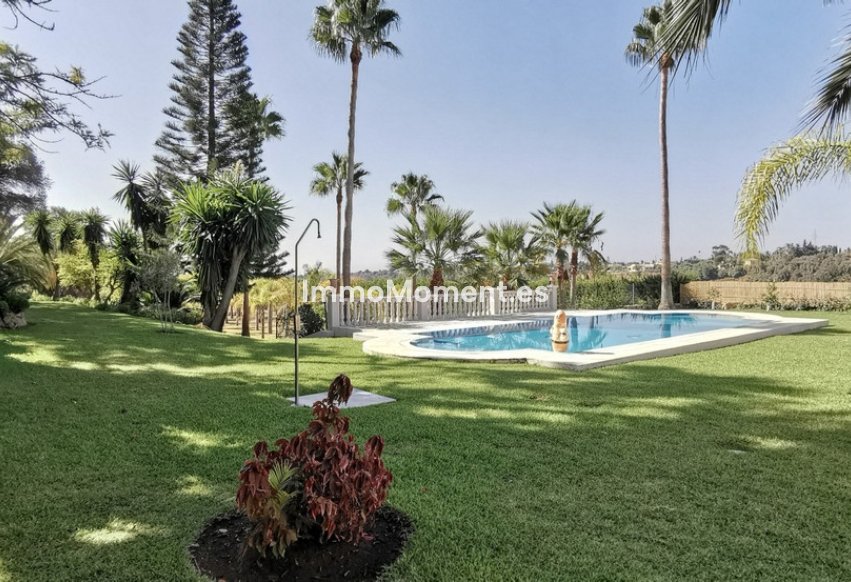 Bestaande woning - Villa - Estepona  - Estepona Centro