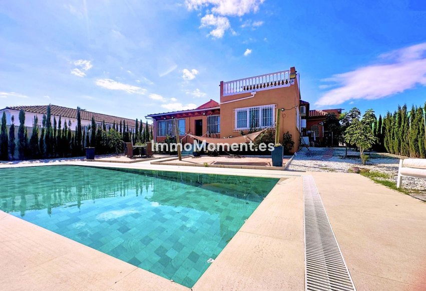 Bestaande woning - Villa - Estepona  - Estepona Centro