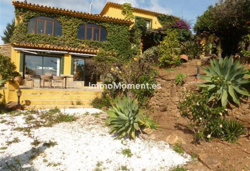 Bestaande woning - Villa - Estepona  - Estepona Centro