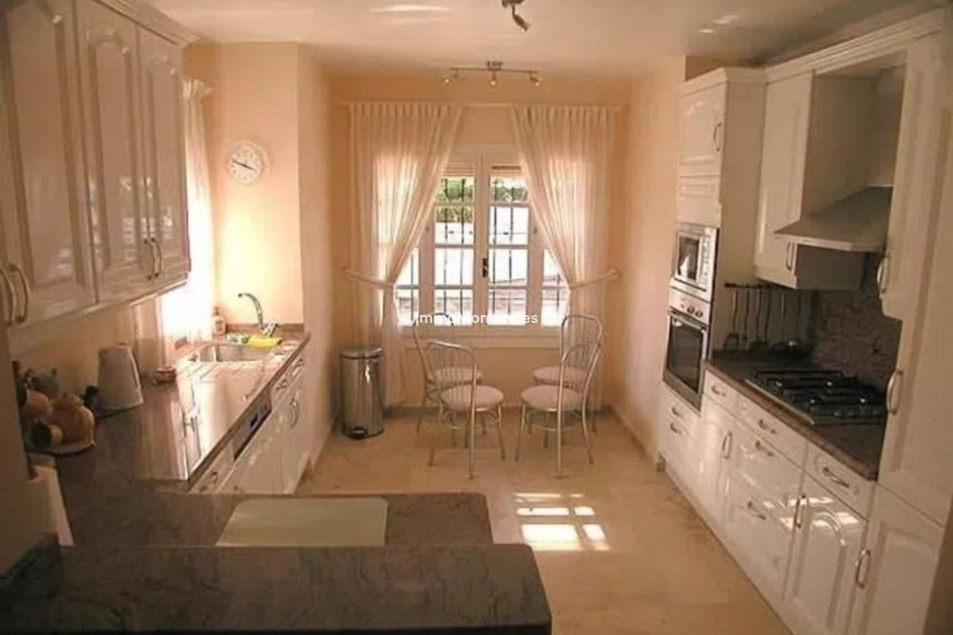 Bestaande woning - Villa - Estepona  - Estepona Centro
