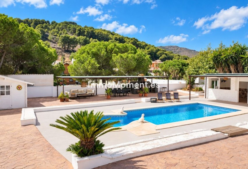 Bestaande woning - Vrijstaande villa - Binnenland  - Alhaurín de la Torre