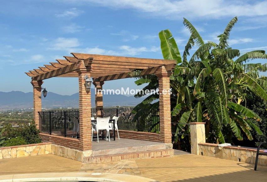 Bestaande woning - Vrijstaande villa - Binnenland  - Alhaurín de la Torre