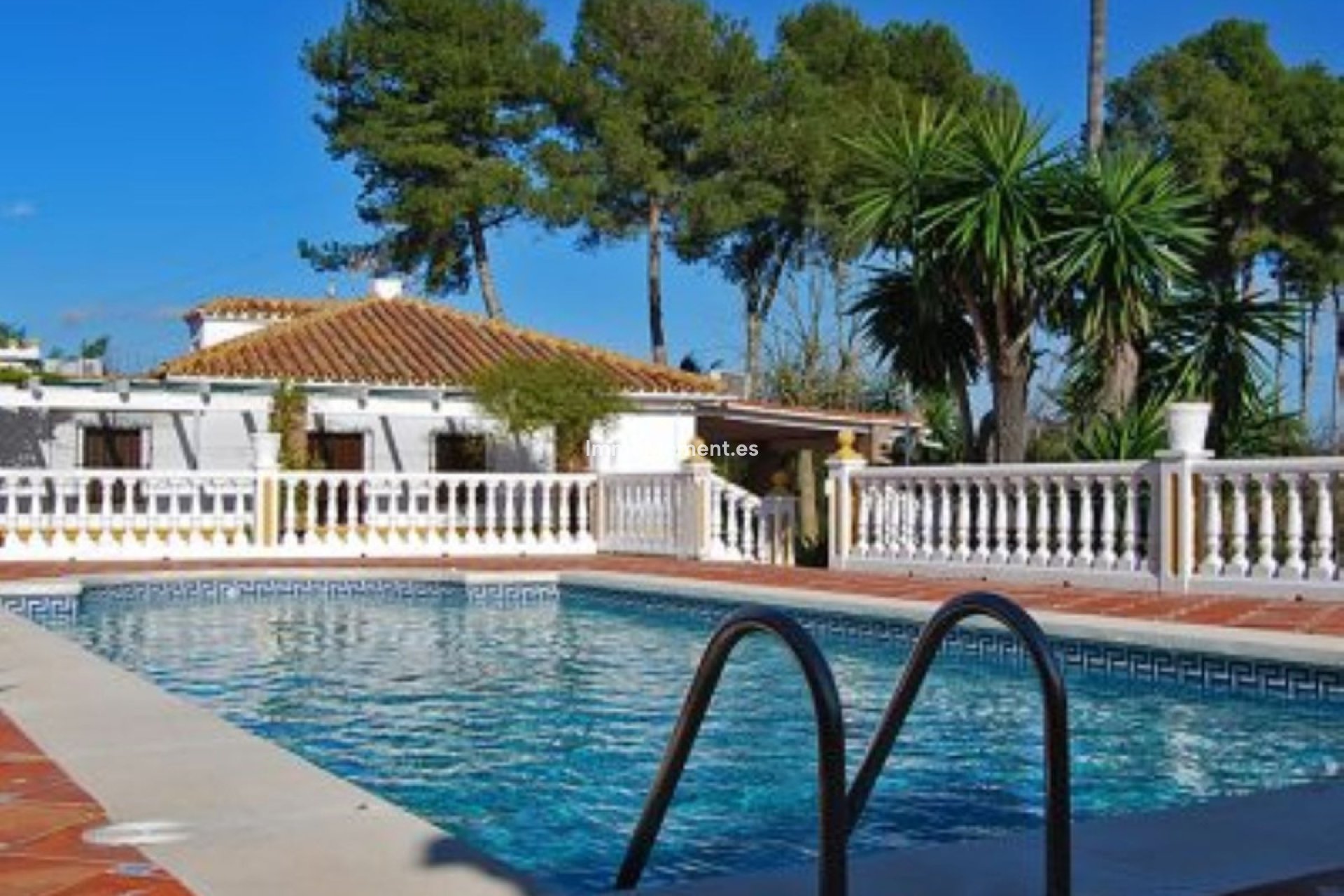 Bestaande woning - Vrijstaande villa - Binnenland  - Alhaurín de la Torre