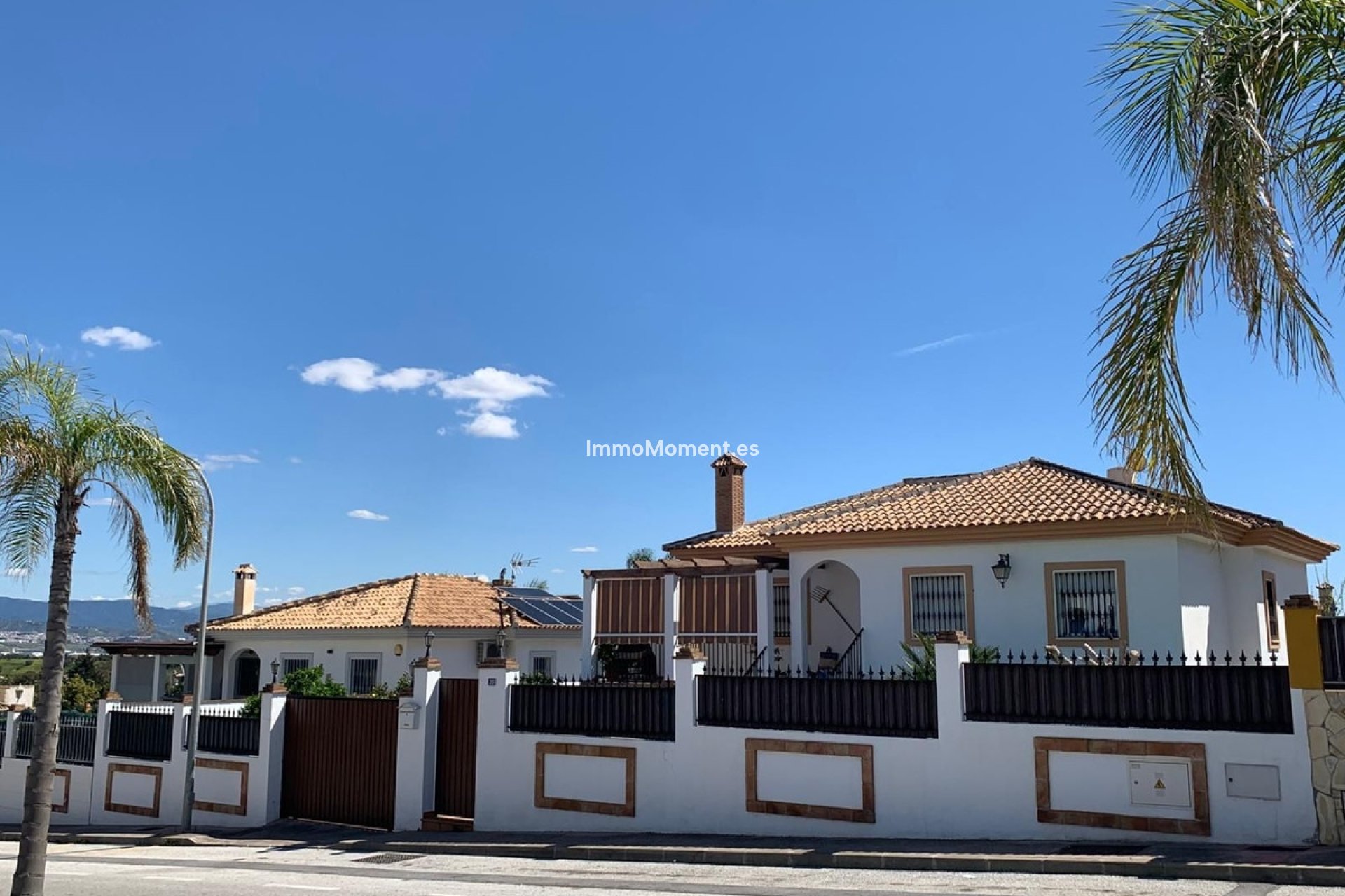 Bestaande woning - Vrijstaande villa - Binnenland  - Alhaurín de la Torre