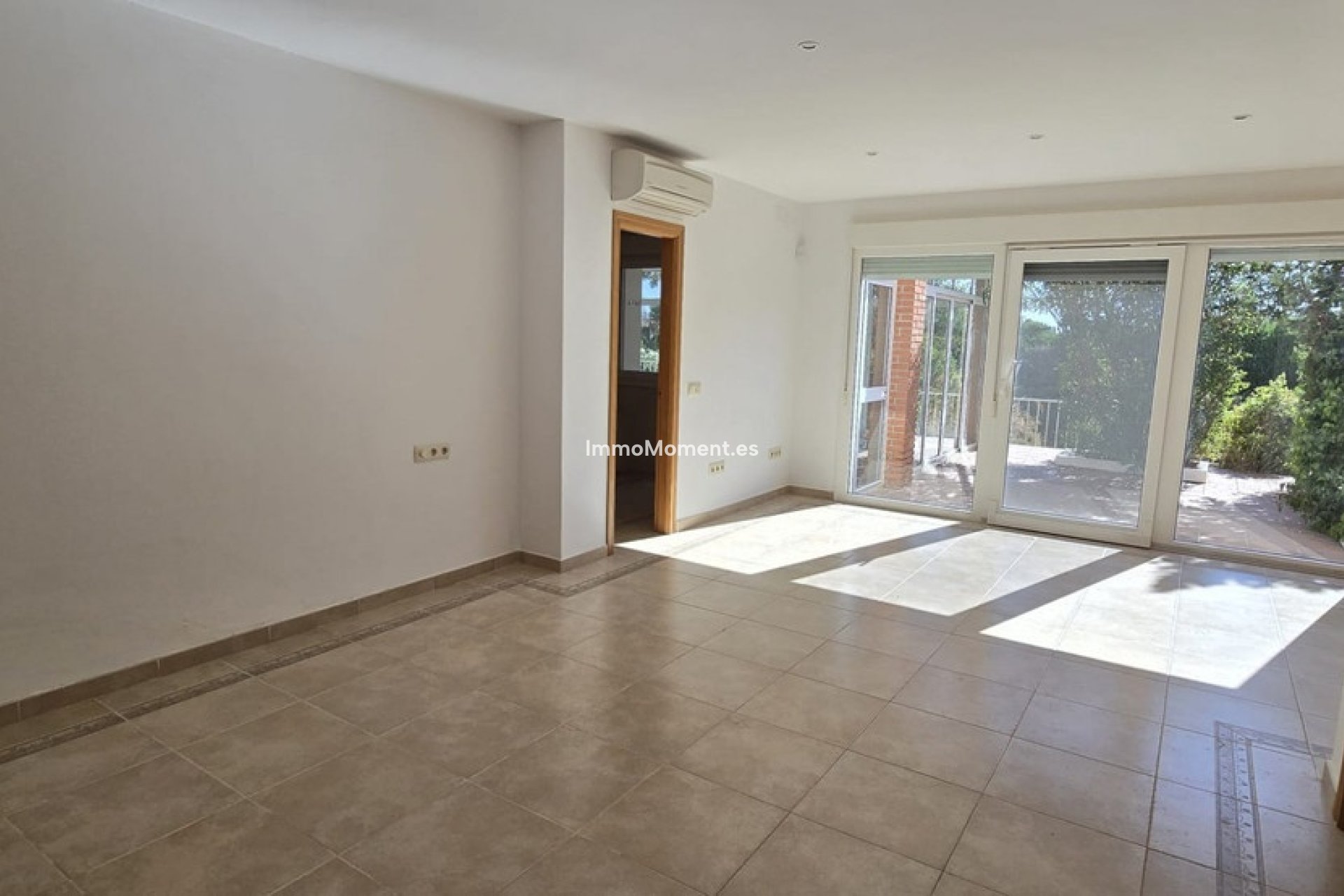 Bestaande woning - Vrijstaande villa - Binnenland  - Alhaurín de la Torre