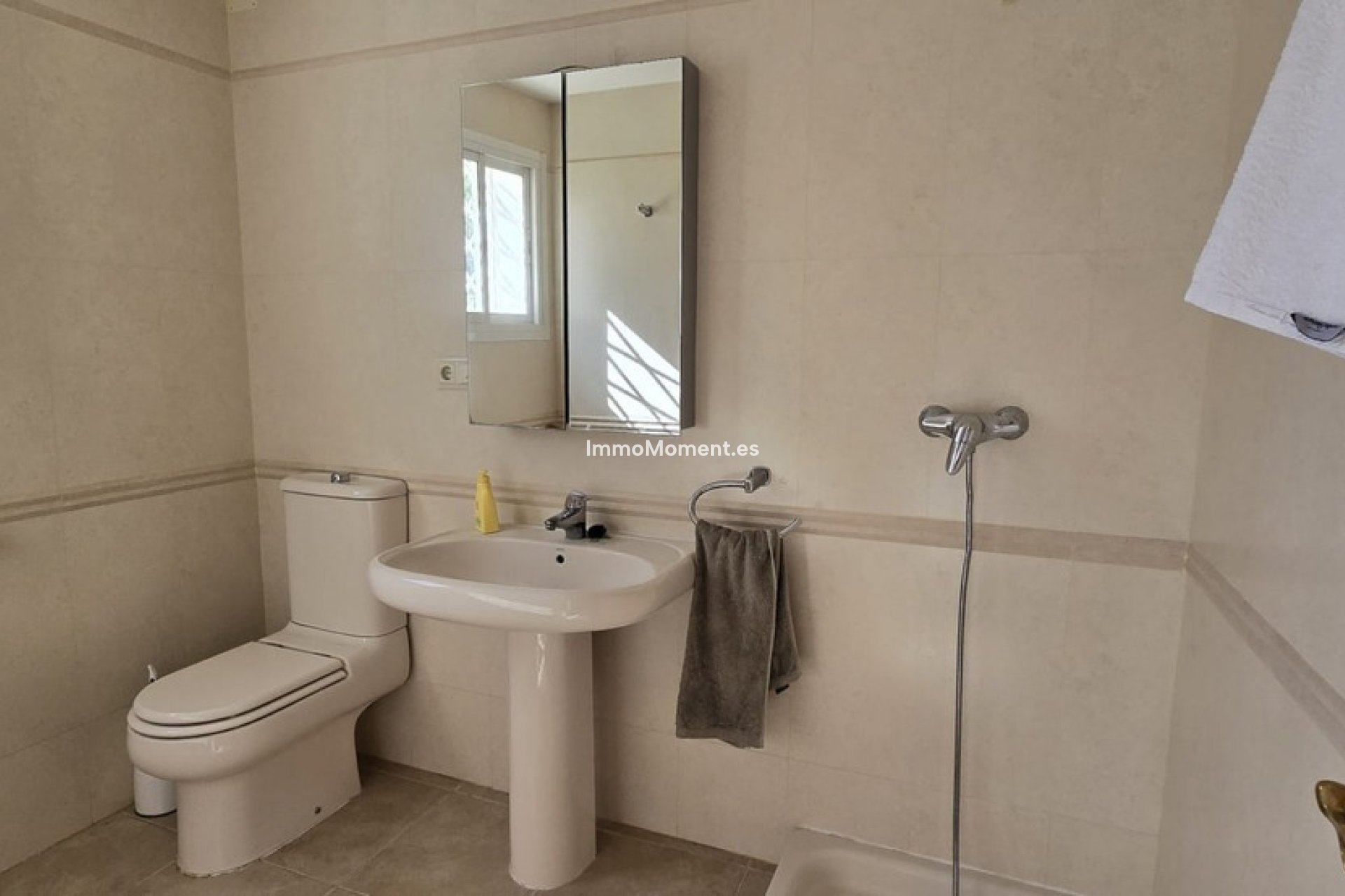 Bestaande woning - Vrijstaande villa - Binnenland  - Alhaurín de la Torre
