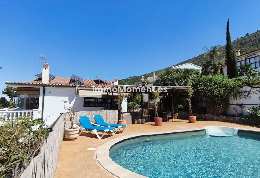 Bestaande woning - Vrijstaande villa - Binnenland  - Alhaurín de la Torre