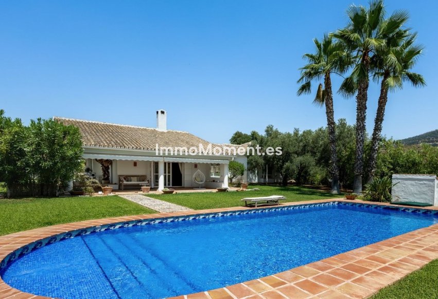 Bestaande woning - Vrijstaande villa - Binnenland  - Alhaurín el Grande Centro