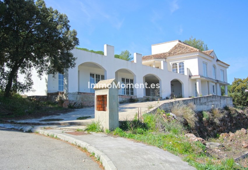 Bestaande woning - Vrijstaande villa - Binnenland  - Alhaurín el Grande Centro