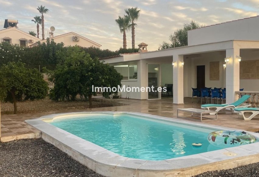 Bestaande woning - Vrijstaande villa - Binnenland  - Alhaurín el Grande Centro