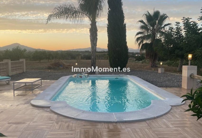 Bestaande woning - Vrijstaande villa - Binnenland  - Alhaurín el Grande Centro