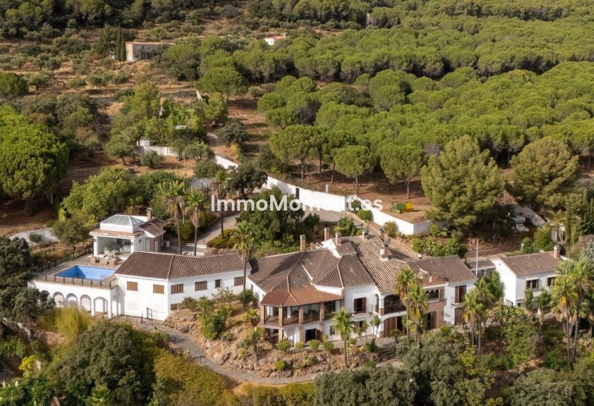 Bestaande woning - Vrijstaande villa - Binnenland  - Alhaurín el Grande Centro
