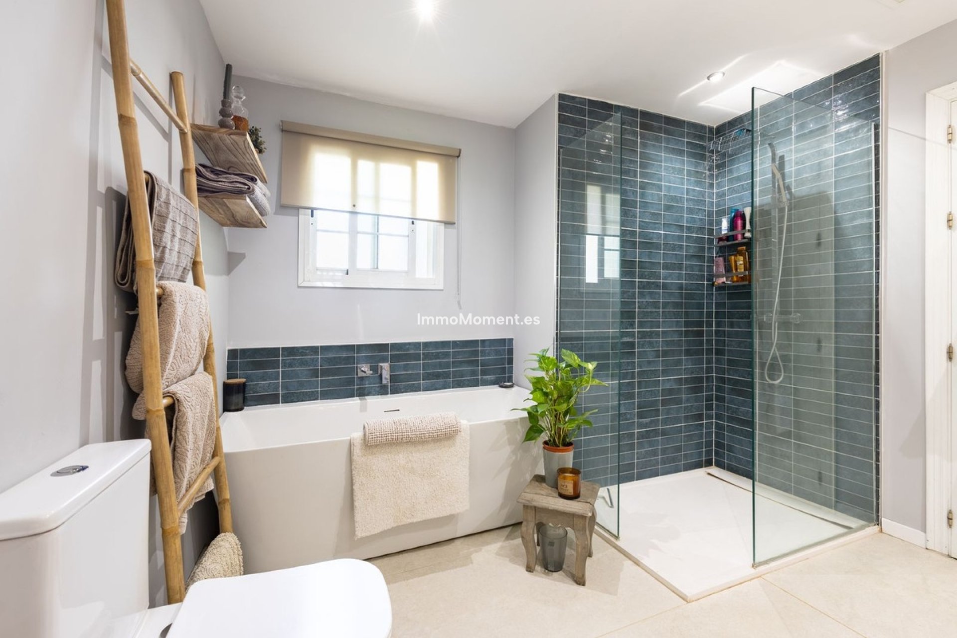 Bestaande woning - Vrijstaande villa - Binnenland  - Alhaurín Golf
