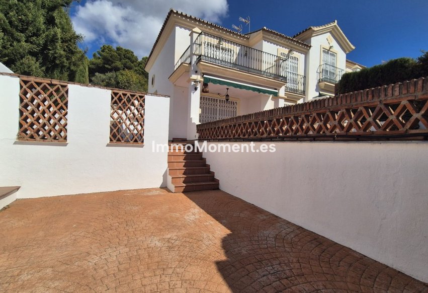 Bestaande woning - Vrijstaande villa - Binnenland  - Alhaurín Golf