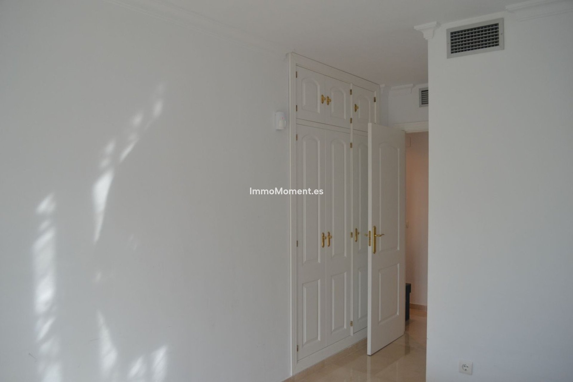 Bestaande woning - Vrijstaande villa - Binnenland  - Alhaurín Golf