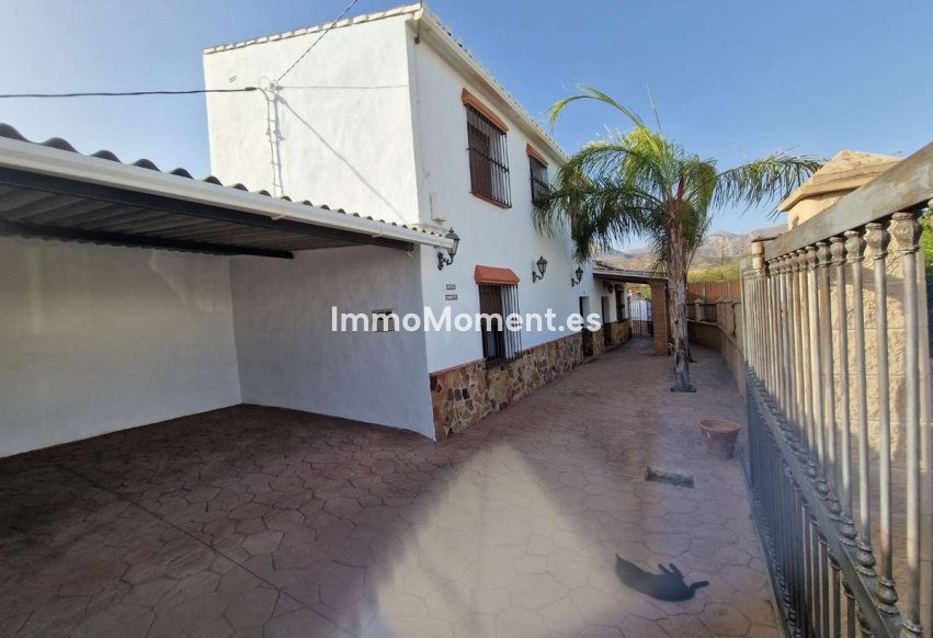 Bestaande woning - Vrijstaande villa - Binnenland  - Alora