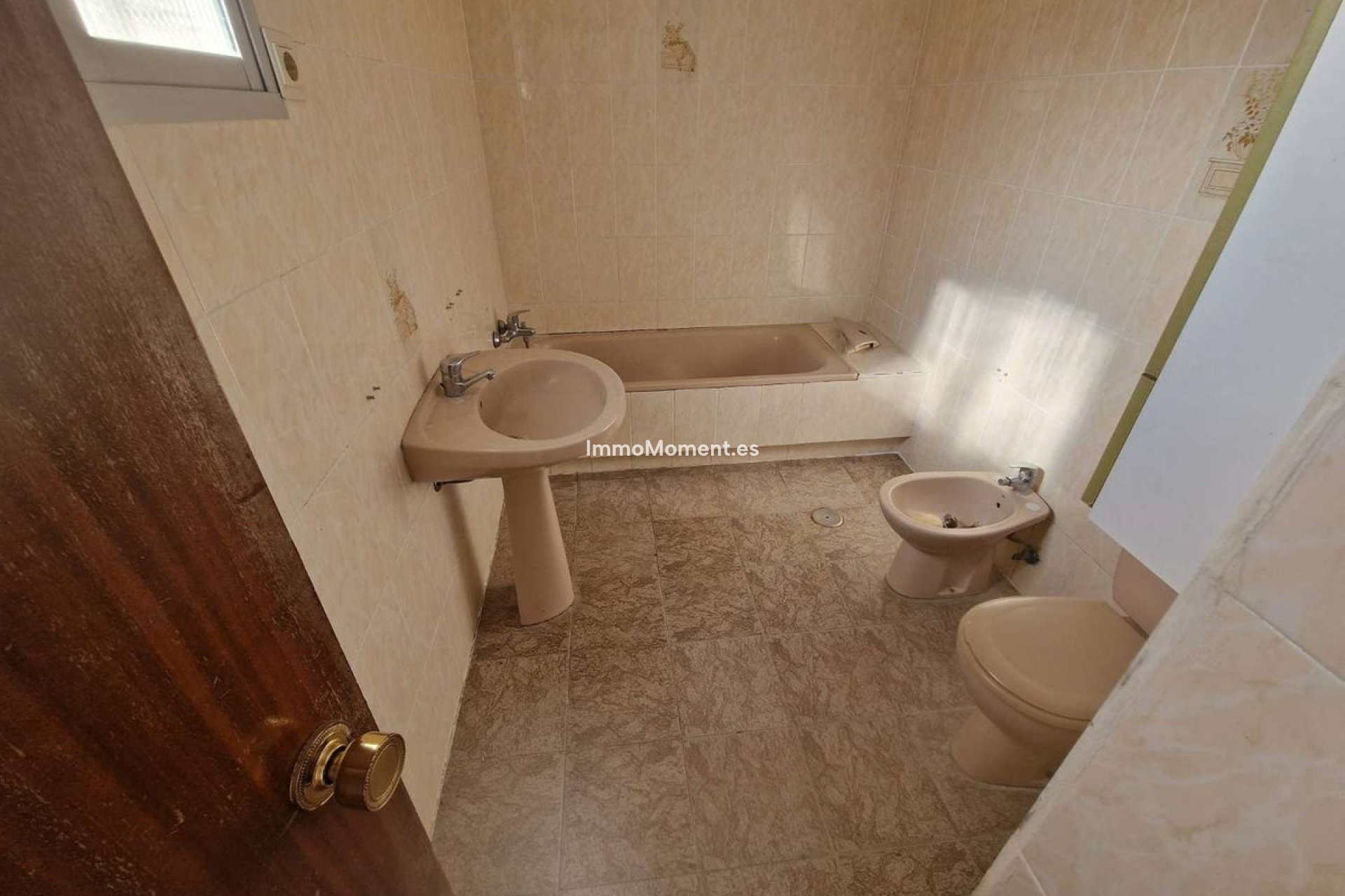 Bestaande woning - Vrijstaande villa - Binnenland  - Alora