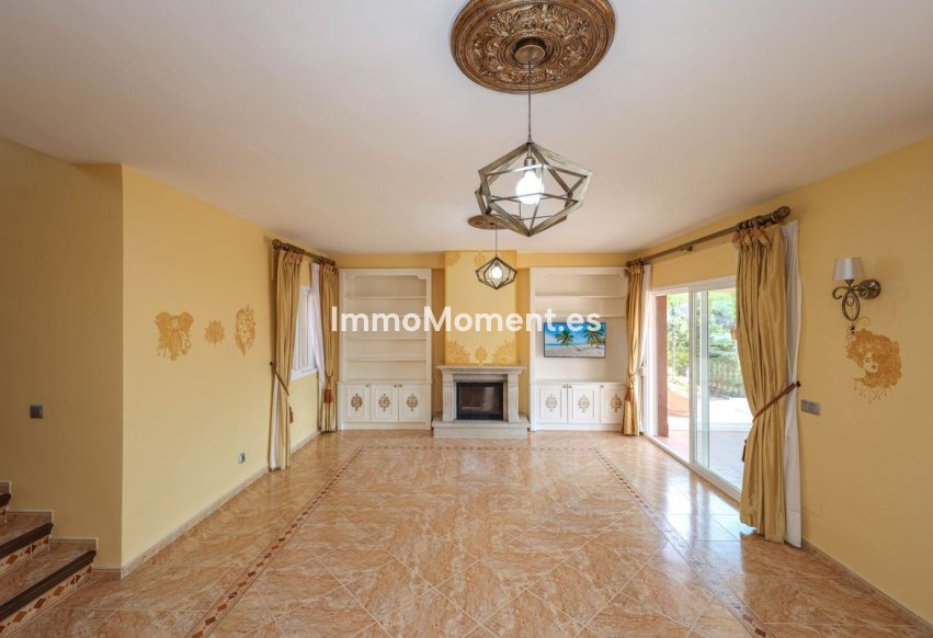 Bestaande woning - Vrijstaande villa - Binnenland  - Coín