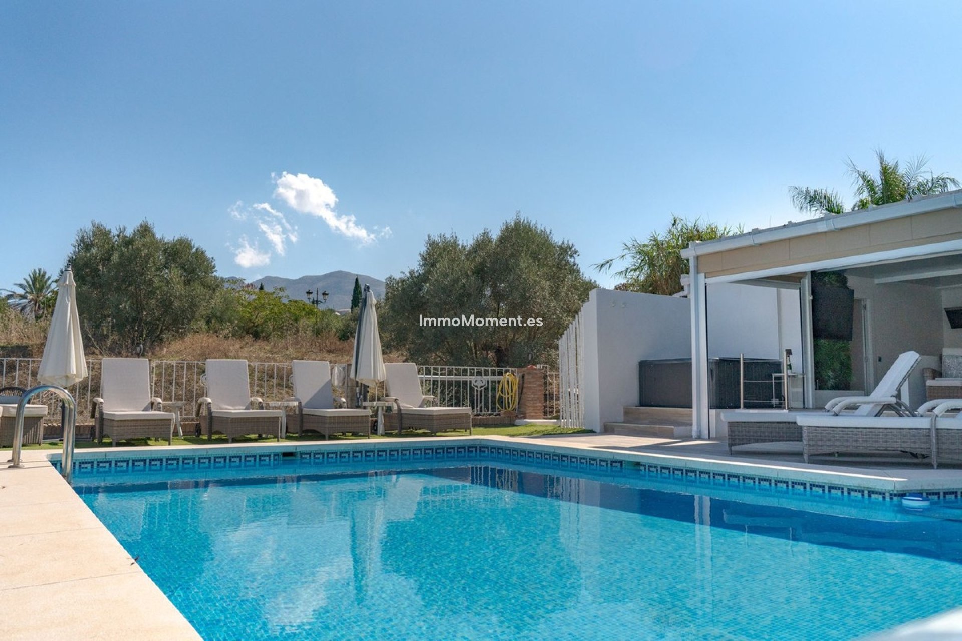 Bestaande woning - Vrijstaande villa - Binnenland  - Coín