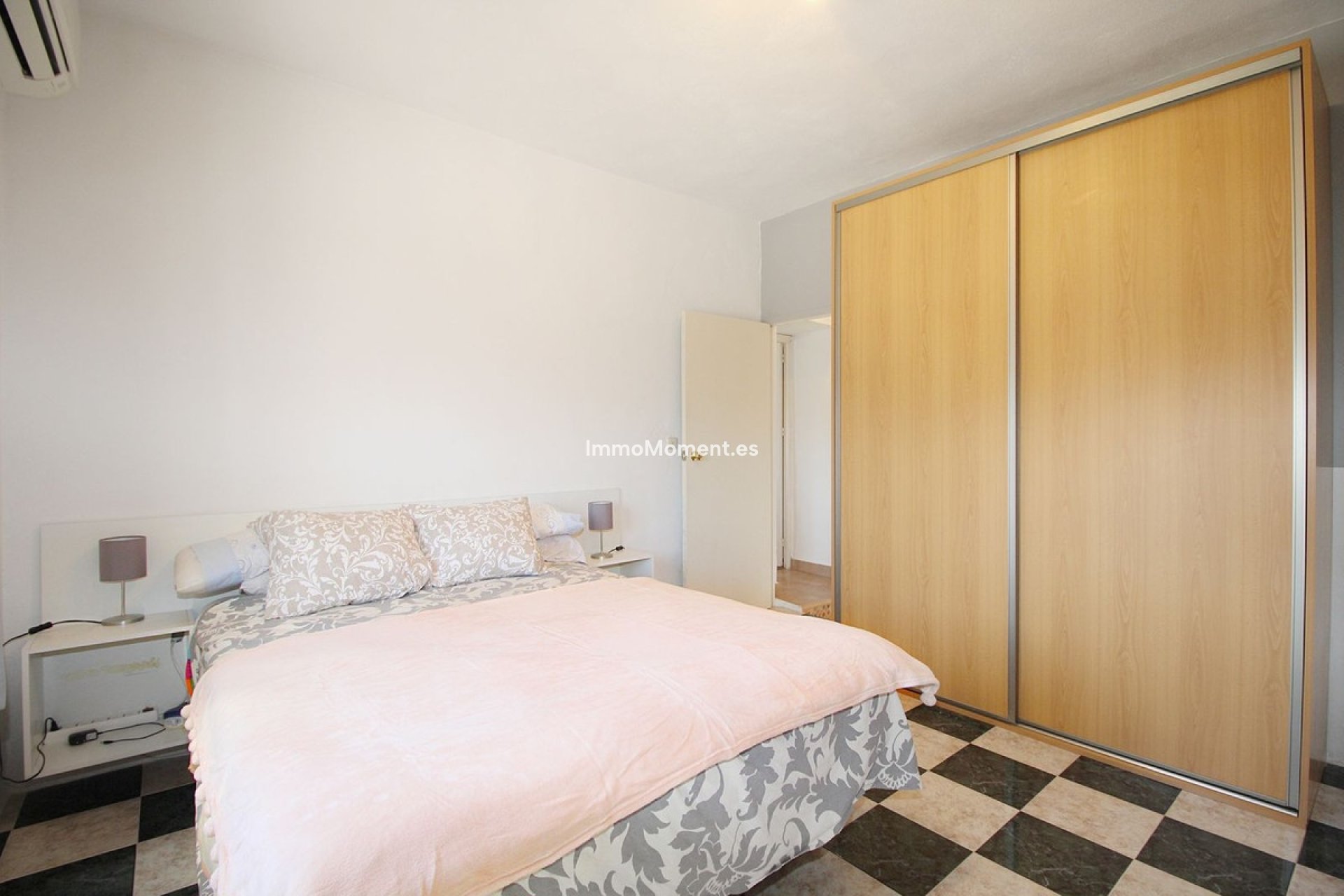 Bestaande woning - Vrijstaande villa - Binnenland  - Coín