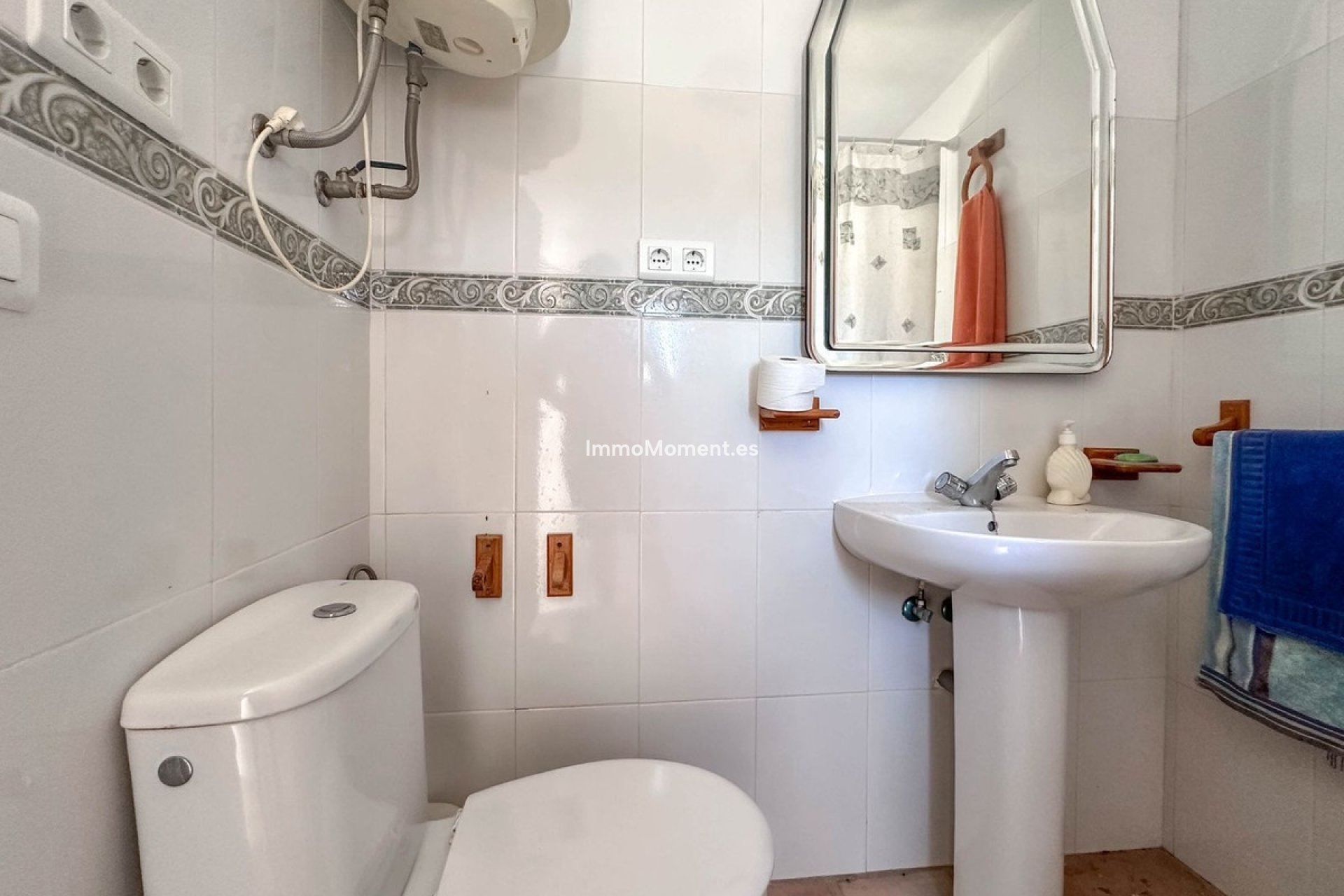Bestaande woning - Vrijstaande villa - Binnenland  - Guaro
