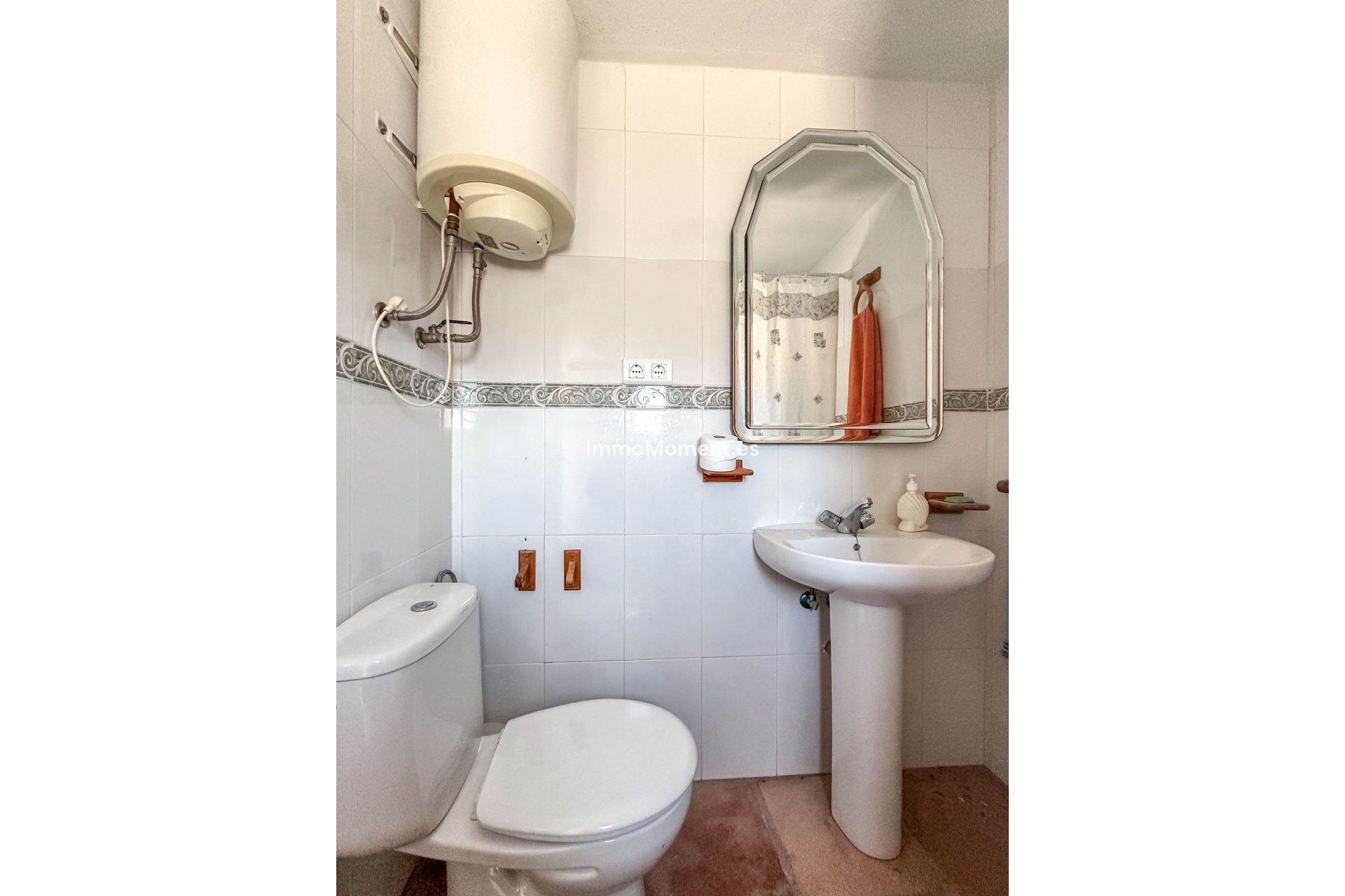 Bestaande woning - Vrijstaande villa - Binnenland  - Guaro