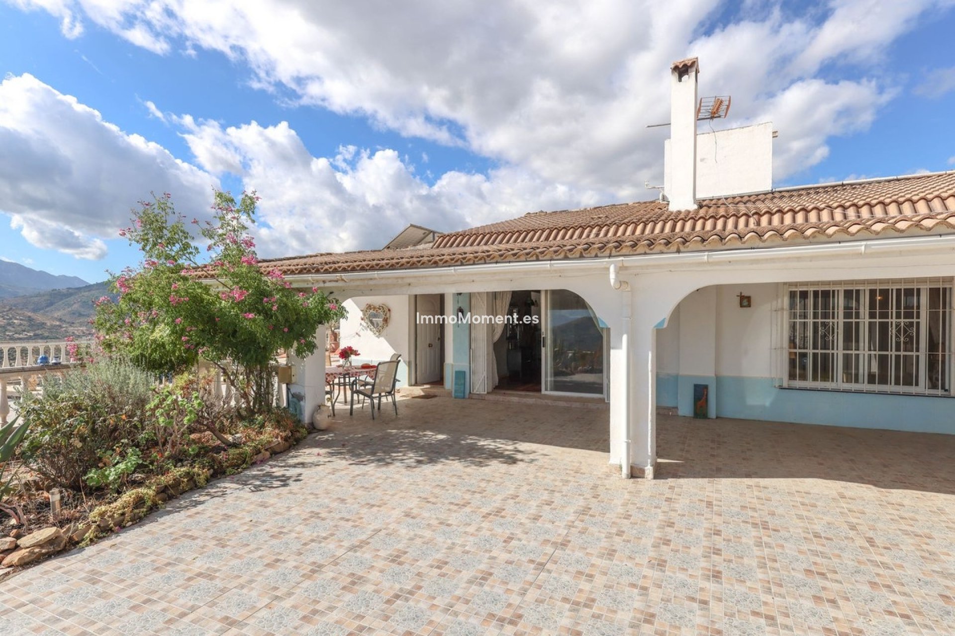Bestaande woning - Vrijstaande villa - Binnenland  - Guaro