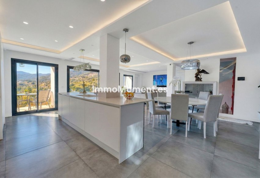 Bestaande woning - Vrijstaande villa - Binnenland  - Istán