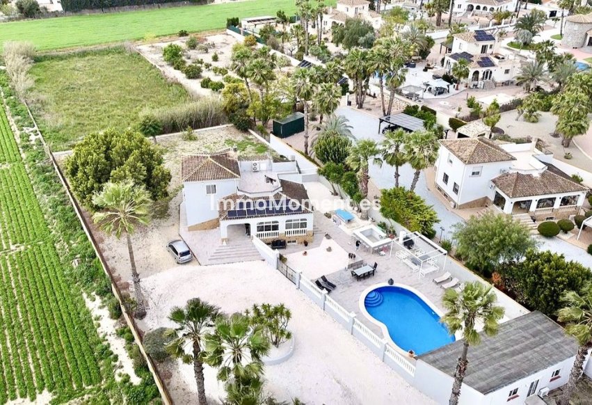 Bestaande woning - Vrijstaande villa - Catral - Catral Centro