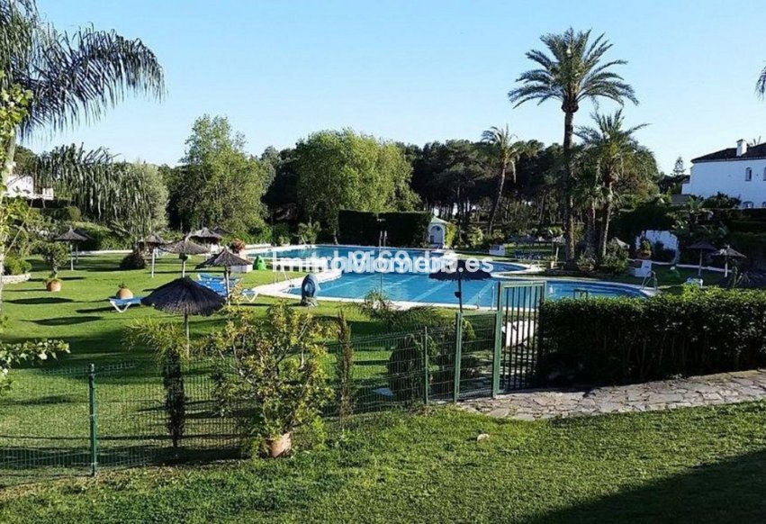 Bestaande woning - Vrijstaande villa - Estepona  - Benamara