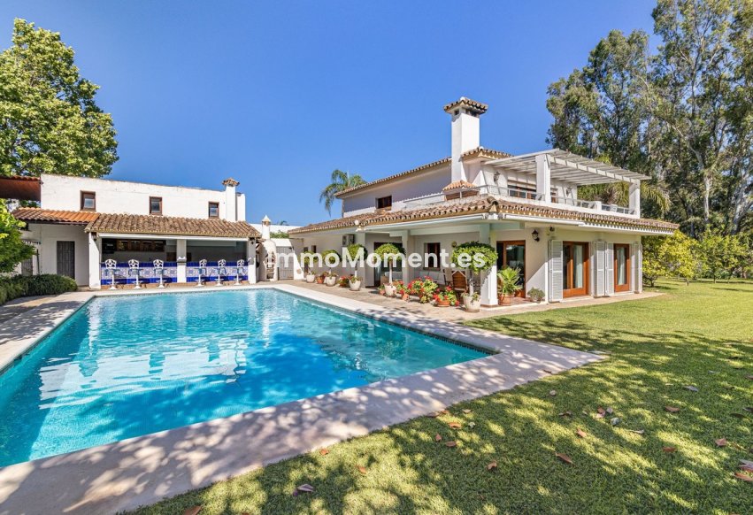 Bestaande woning - Vrijstaande villa - Estepona  - Cancelada