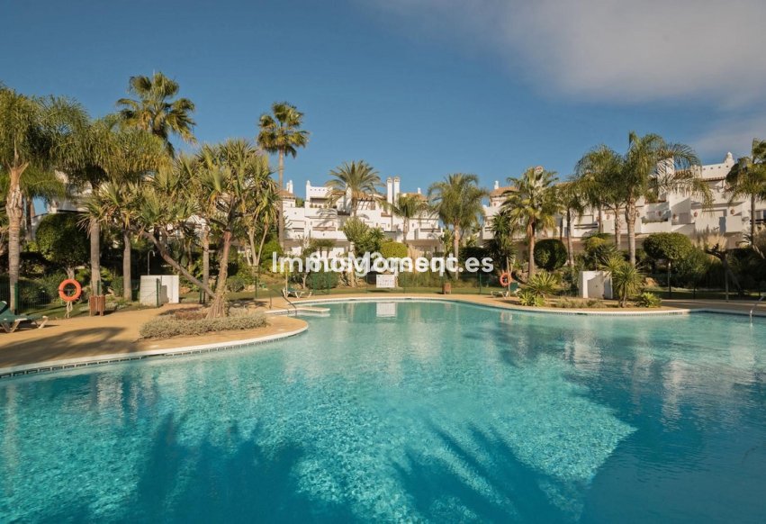 Bestaande woning - Vrijstaande villa - Estepona  - Costalita