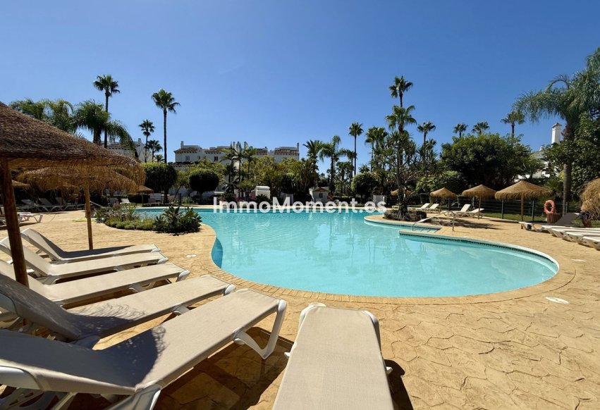 Bestaande woning - Vrijstaande villa - Estepona  - Costalita